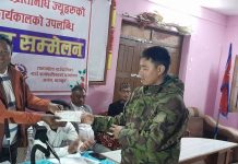 ताराखोलाका अध्यक्ष विकद्वारा एक वर्षको तलब सहयोग