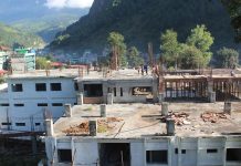 बेनी अस्पताल : ‘बेड’ थपियो, थपिएन जनशक्ति