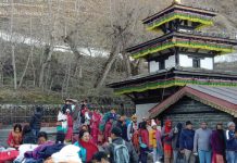 लेक लागेका बिरामीको उपचार मुक्तिनाथमै