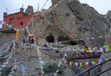 मुस्ताङको लुरी गुम्बा ओझेलमा