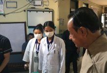 स्वास्थ्यमन्त्री पाठकद्वारा दमौली अस्पतालको निरीक्षण