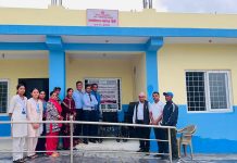 स्वास्थ्य चौकीलाई हिमालयन बैंकको सहयोग