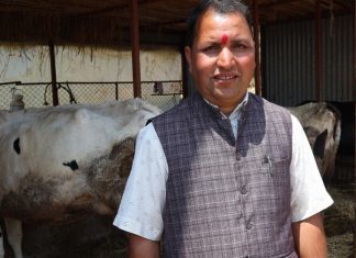 पशुपालनमा रमाइरहेका मालिकाका बलराम