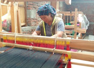 ढाका उद्योग मार्फत आत्मनिर्भर बन्दै तमानखोलाका महिला