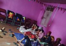 पहिरोले विस्थापितलाई वडा कार्यालयमा आश्रय