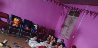 पहिरोले विस्थापितलाई वडा कार्यालयमा आश्रय